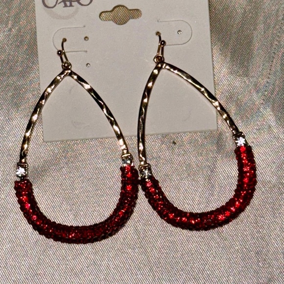 New Cato Sparkling Red Rhinestone Gold Toned Teardrop Earrings - Picture 6 of 8